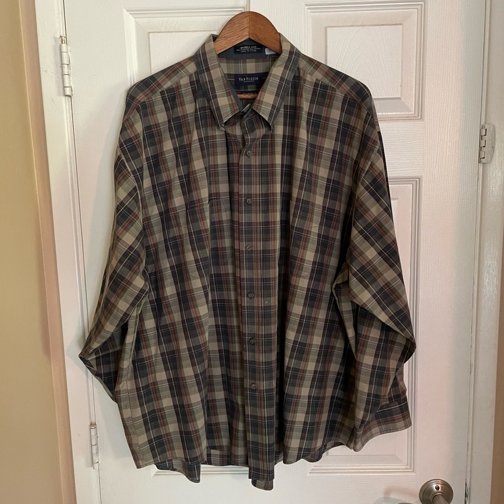 Mens Van Heusen dress shirt xxl